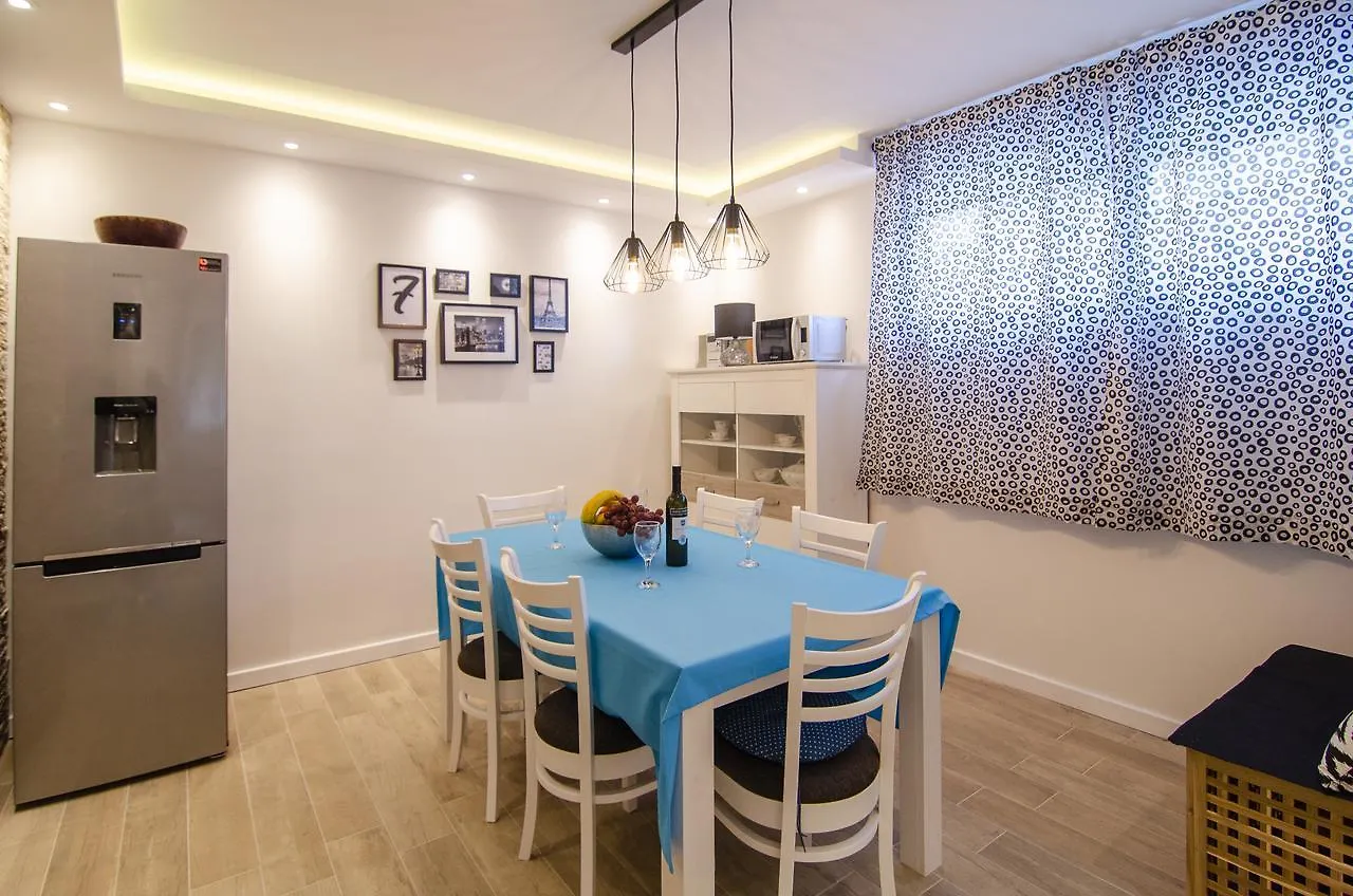 Amazing Luxury Apartment In 스플리트